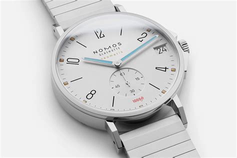 Tangente 2date – luxuriöse Dresswatch von NOMOS Glashütte.